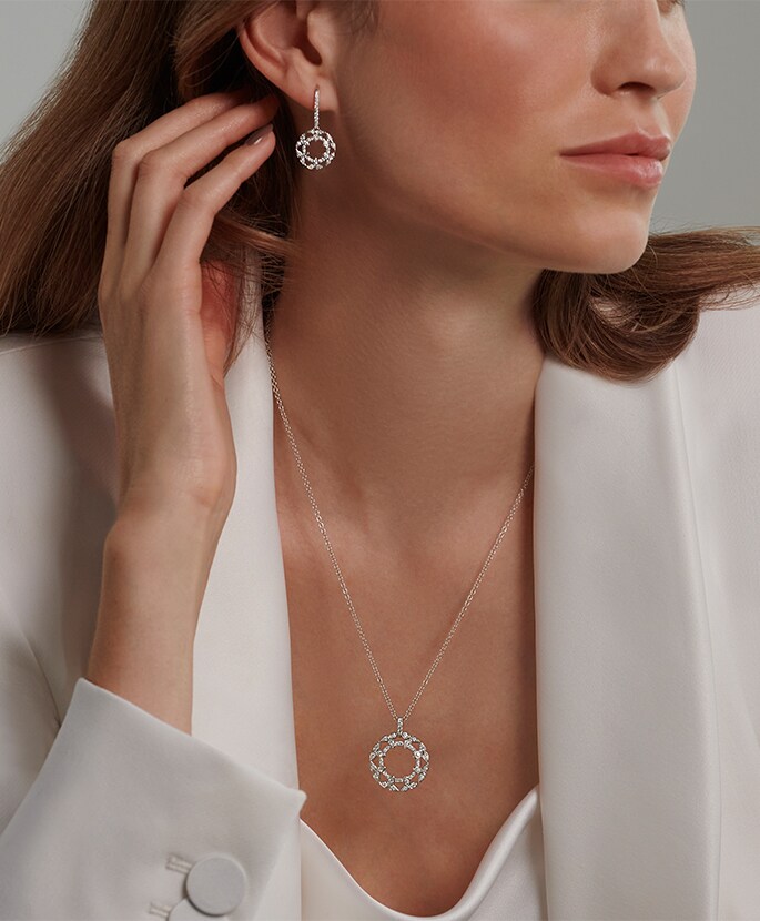 MAPPIN & WEBB Empress 18ct White Gold 0.55ct Circle Diamond Pendant