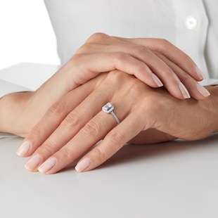 Mappin & Webb Amelia Platinum 0.90cttw Diamond Engagement Ring