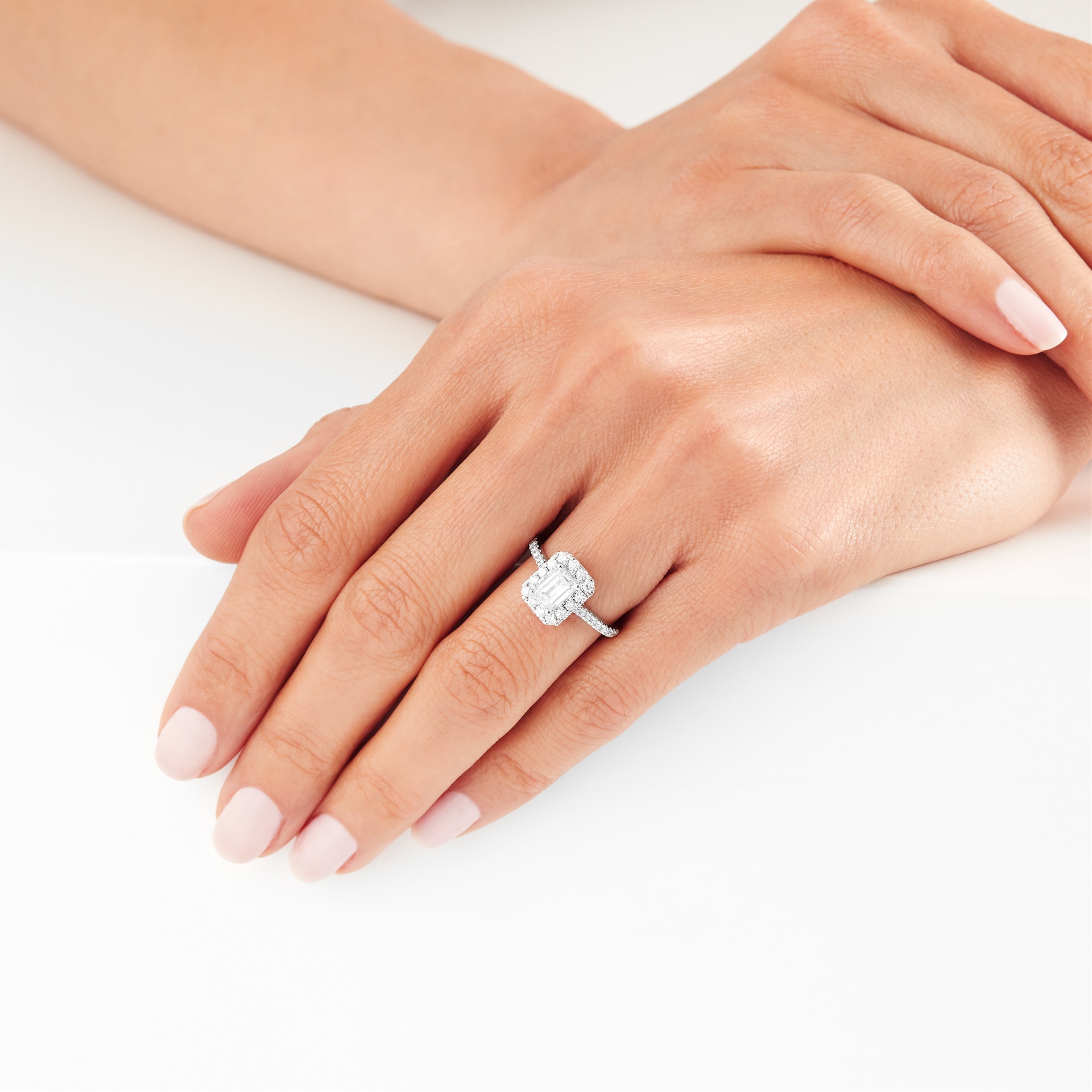 Best Luxury
Platinum 1.20cttw Emerald Cut Halo Diamond Engagement Ring Best Luxury
Platinum 1.20cttw Emerald Cut Halo Diamond Engagement Ring