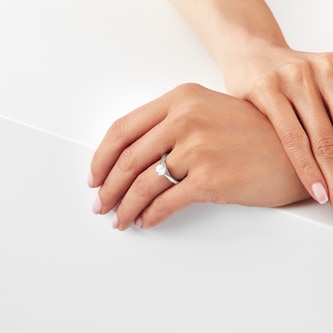 Goldsmiths Platinum Brilliant Cut 1.00 Carat 88 Facet Diamond Ring Goldsmiths Platinum Brilliant Cut 1.00 Carat 88 Facet Diamond Ring