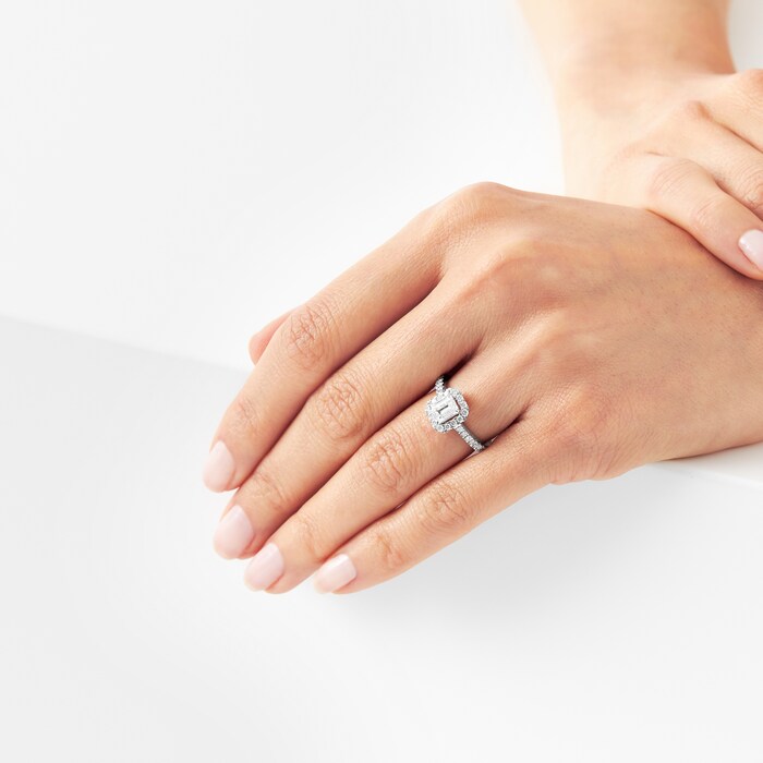 Mappin&Webb Amelia Platinum 1.40ct Diamond Emerald Cut Engagement Ring