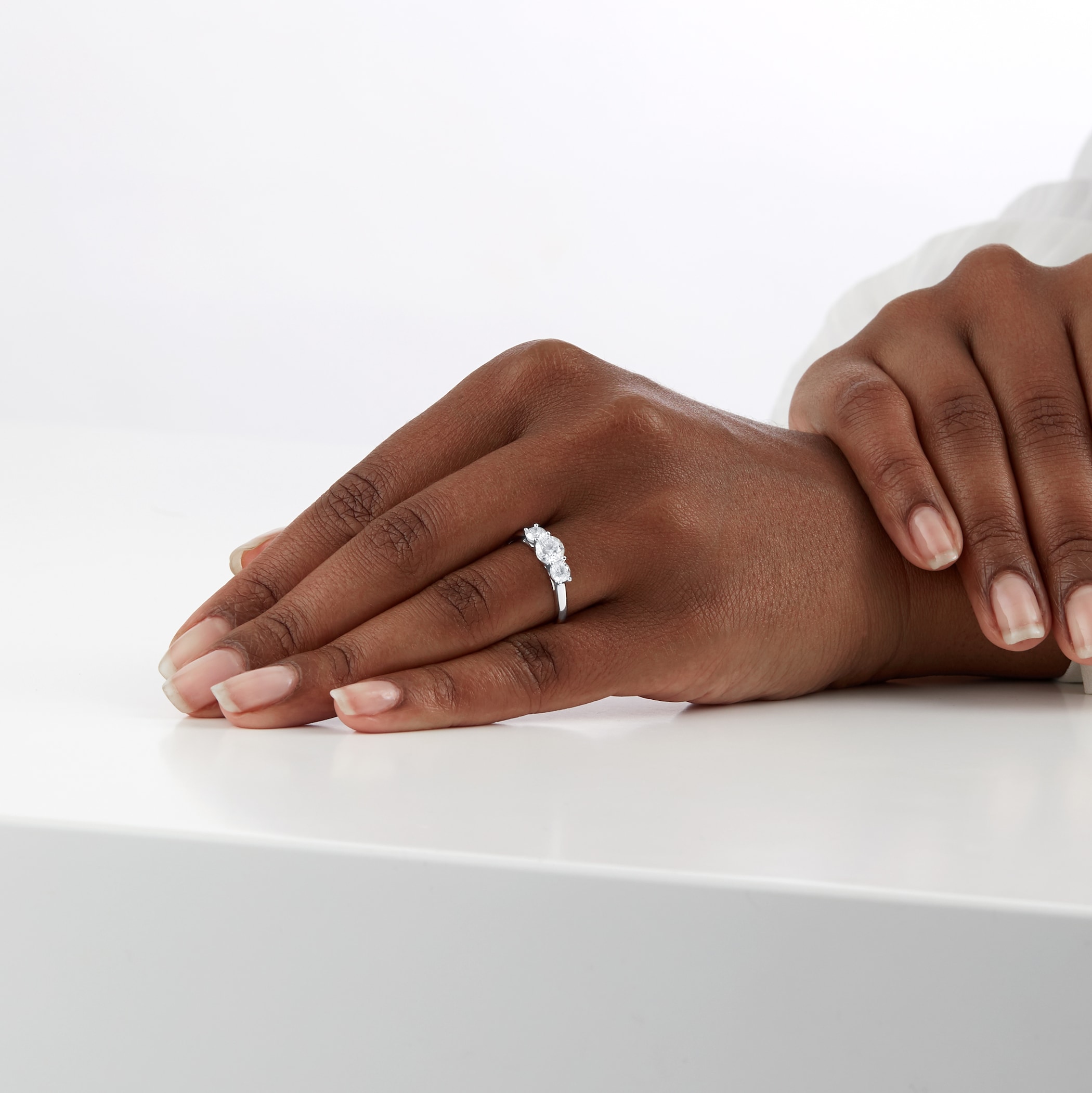 Mappin & Webb 18ct White Gold 1.00cttw 3 Stone Engagement Ring Mappin & Webb 18ct White Gold 1.00cttw 3 Stone Engagement Ring