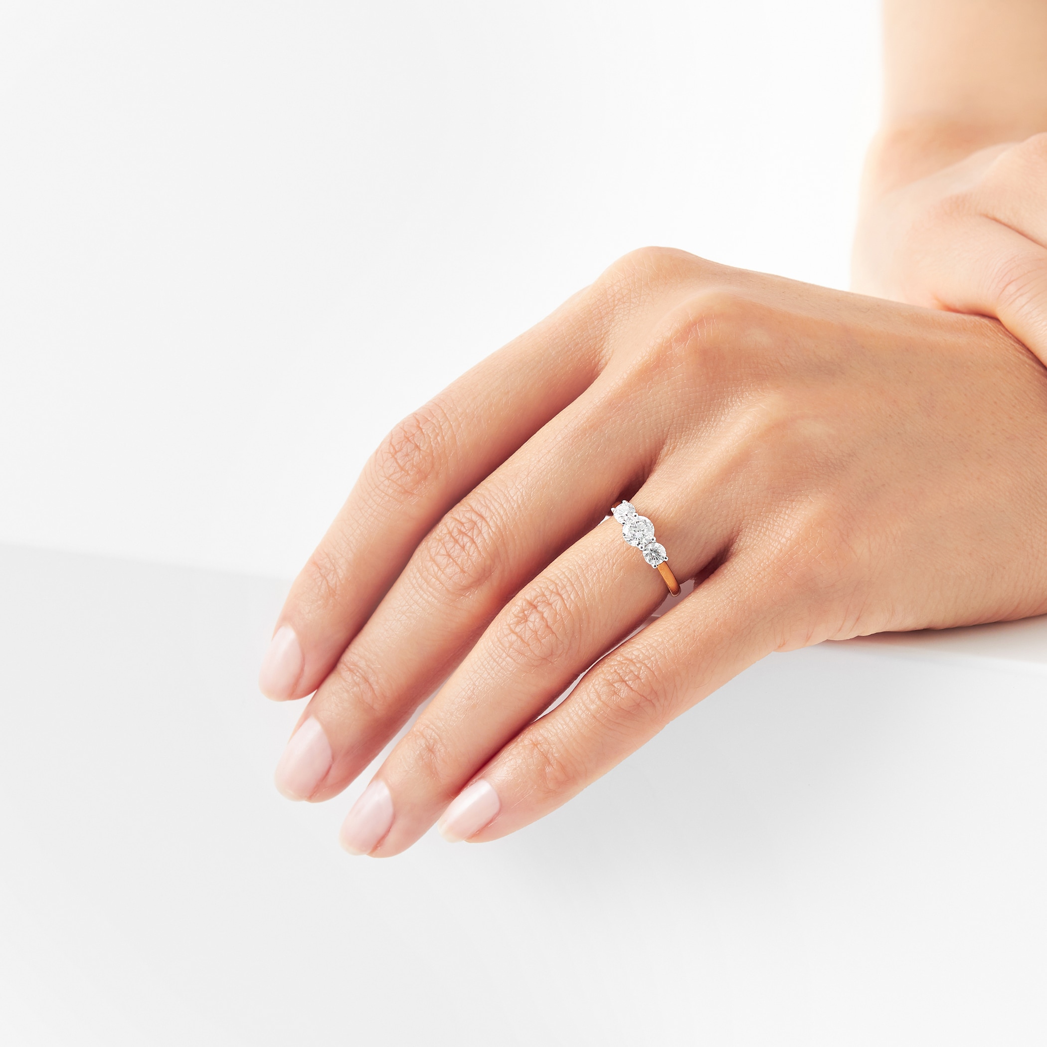 Mappin & Webb 18ct Yellow Gold 1.00cttw 3 Stone Engagement Ring Mappin & Webb 18ct Yellow Gold 1.00cttw 3 Stone Engagement Ring