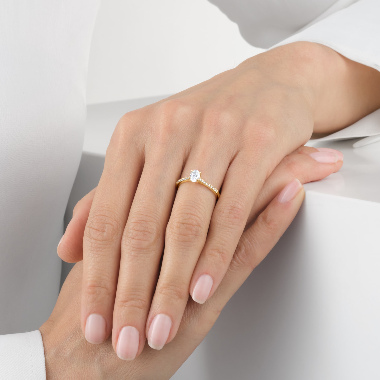 Goldsmiths 18ct Yellow Gold 0.60cttw Diamond Set Shoulder Oval Cut Solitaire Engagement Ring