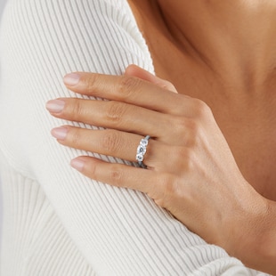 Goldsmiths Exclusive Platinum 1.50cttw Brilliant Cut 3 Stone Goldsmiths Signature Diamond Engagement Ring