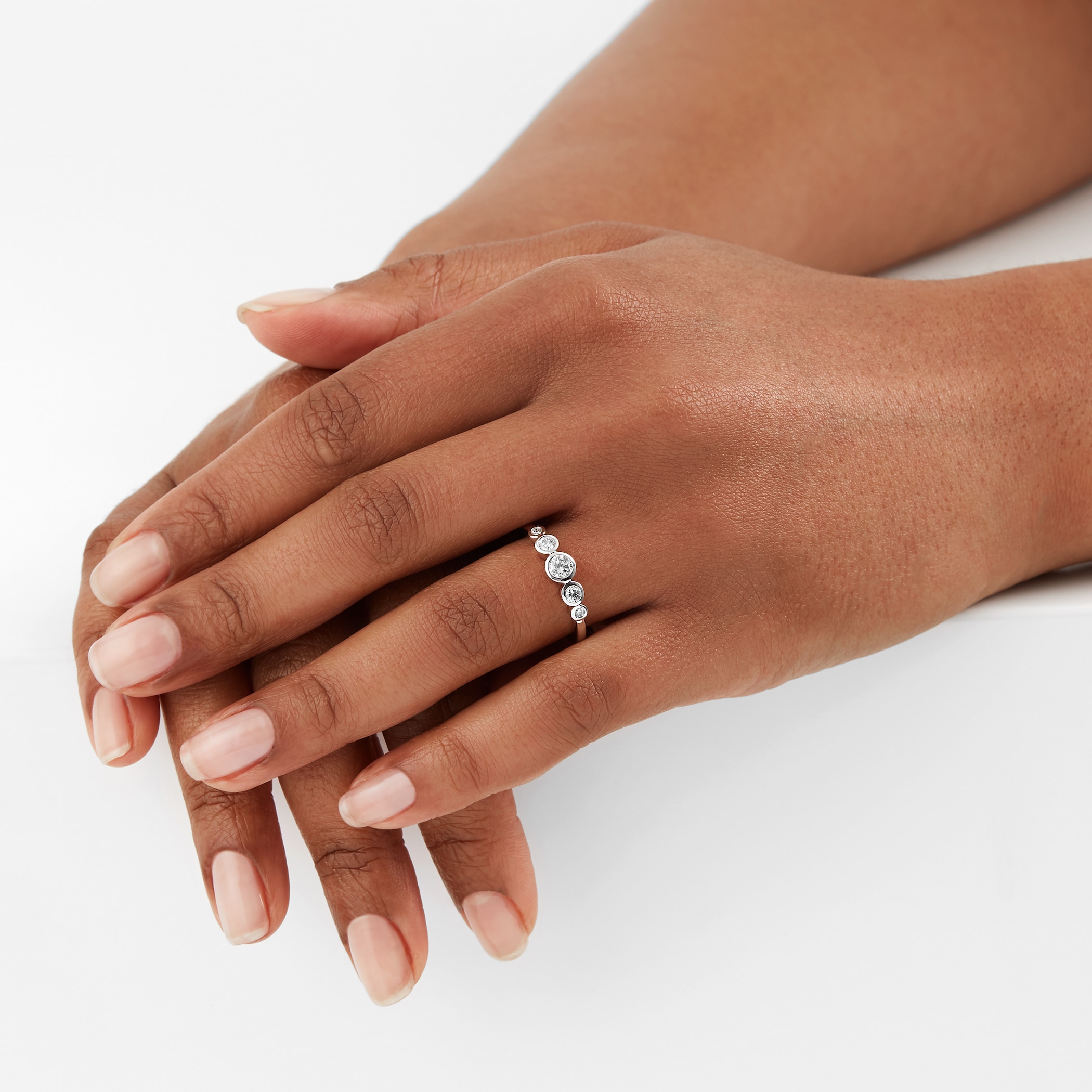 Mappin & Webb Gossamer 18ct White Gold 0.50cttw Five Stone Diamond Ring Mappin & Webb Gossamer 18ct White Gold 0.50cttw Five Stone Diamond Ring