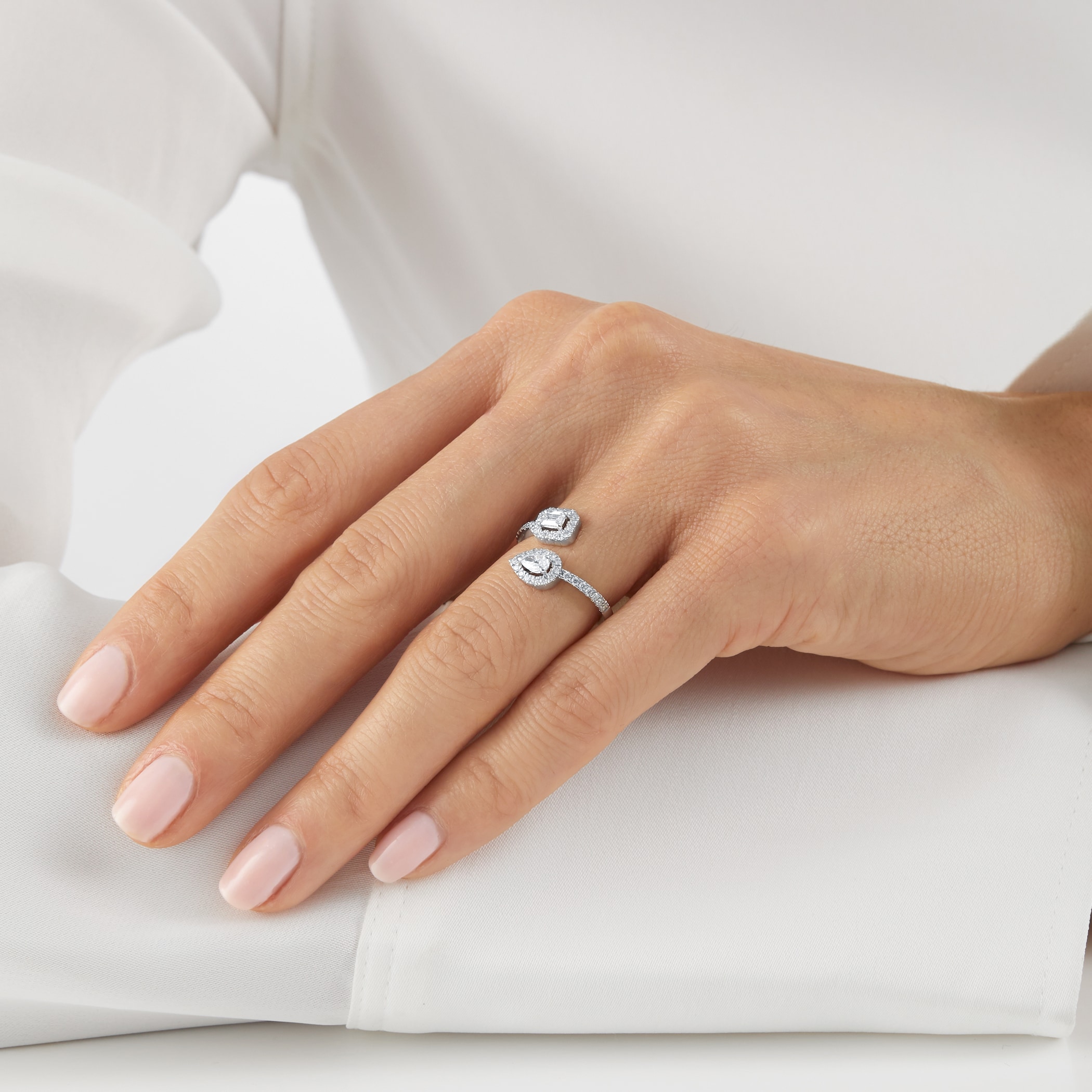 Mappin & Webb Amelia 18ct White Gold Toi et Moi 0.64cttw Diamond Halo Ring Mappin & Webb Amelia 18ct White Gold Toi et Moi 0.64cttw Diamond Halo Ring