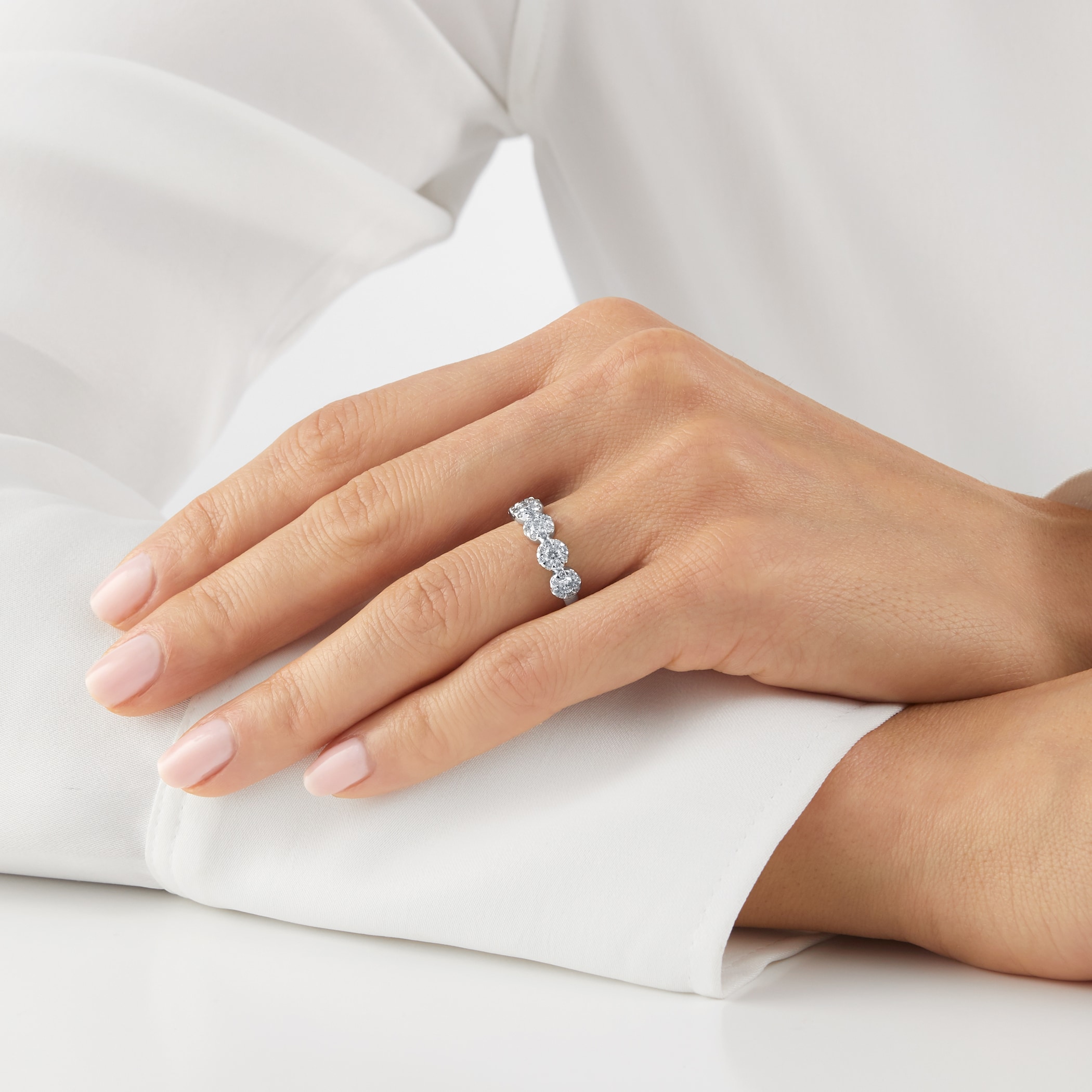 Mappin & Webb Masquerade 18ct White Gold 0.80cttw Diamond Illusion Set Ring Mappin & Webb Masquerade 18ct White Gold 0.80cttw Diamond Illusion Set Ring