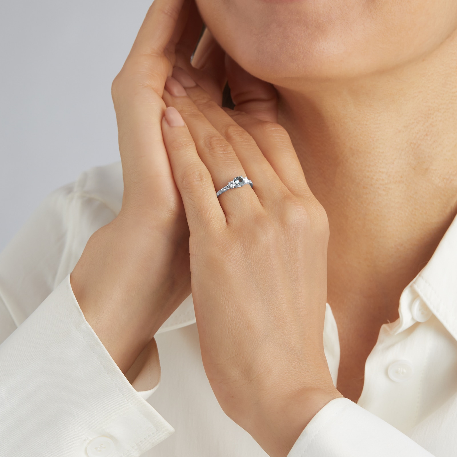 Goldsmiths 18ct White Gold Aquamarine & 0.27ct Diamond Solitaire Ring Goldsmiths 18ct White Gold Aquamarine & 0.27ct Diamond Solitaire Ring