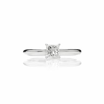 Mayors Platinum 0.54ct Princess Cut Engagement Ring (H/SI1) Mayors Platinum 0.54ct Princess Cut Engagement Ring (H/SI1)