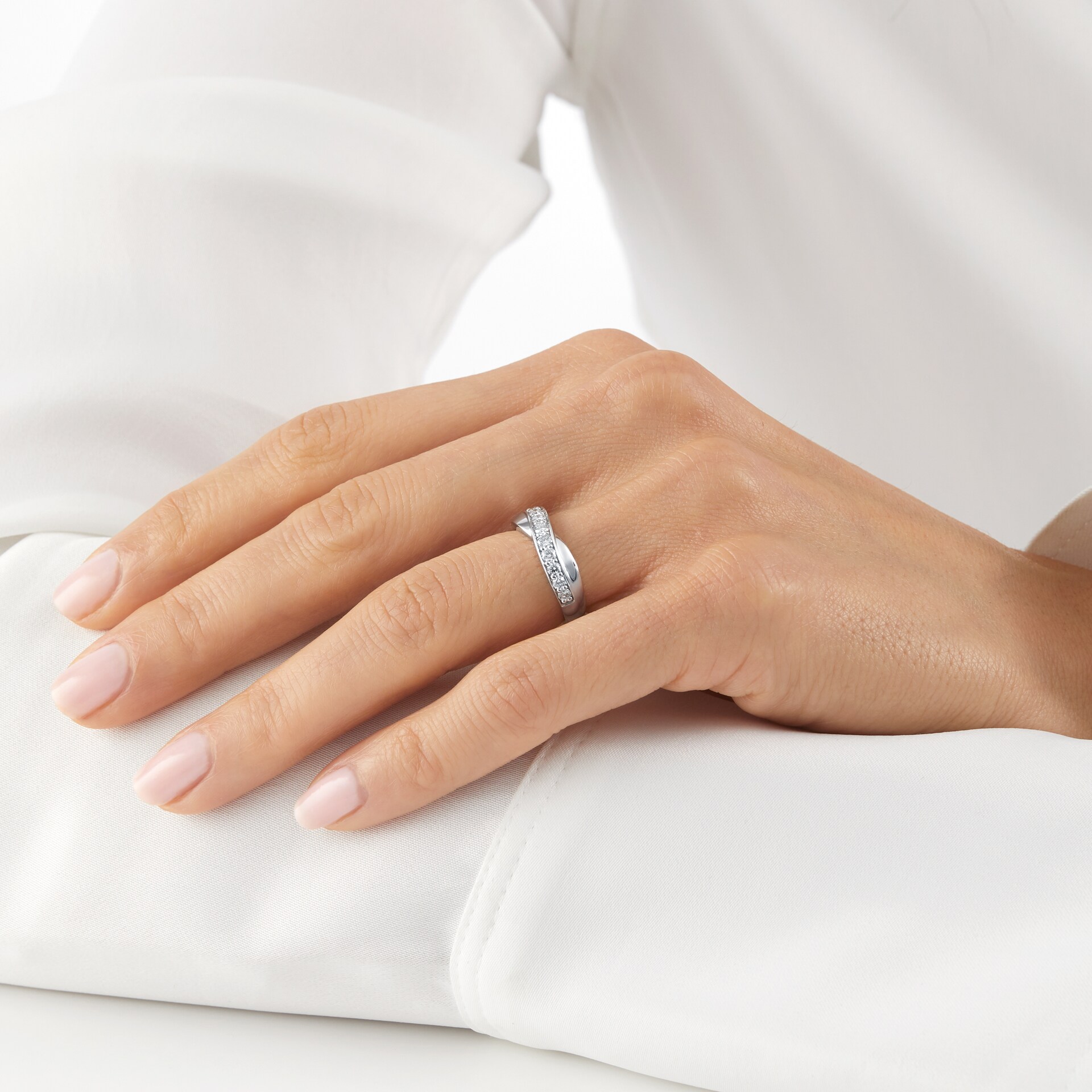 Goldsmiths 9ct White Gold Cross Over 0.50ct Diamond Ring