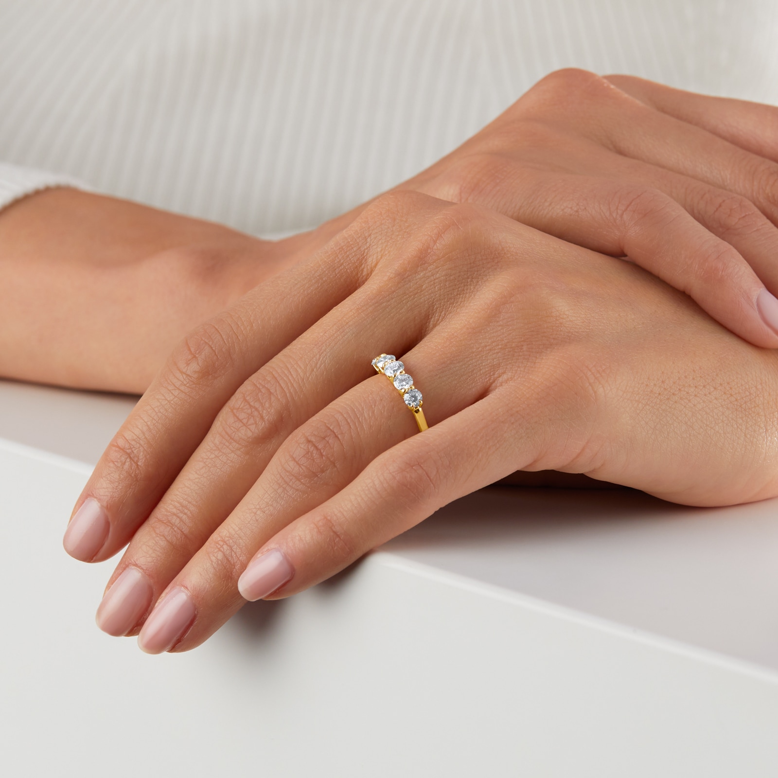 Goldsmiths Exclusive 18ct Yellow Gold 1.00cttw Brilliant Cut 5 Stone Goldsmiths Signature Diamond Eternity Ring Goldsmiths Exclusive 18ct Yellow Gold 1.00cttw Brilliant Cut 5 Stone Goldsmiths Signature Diamond Eternity Ring