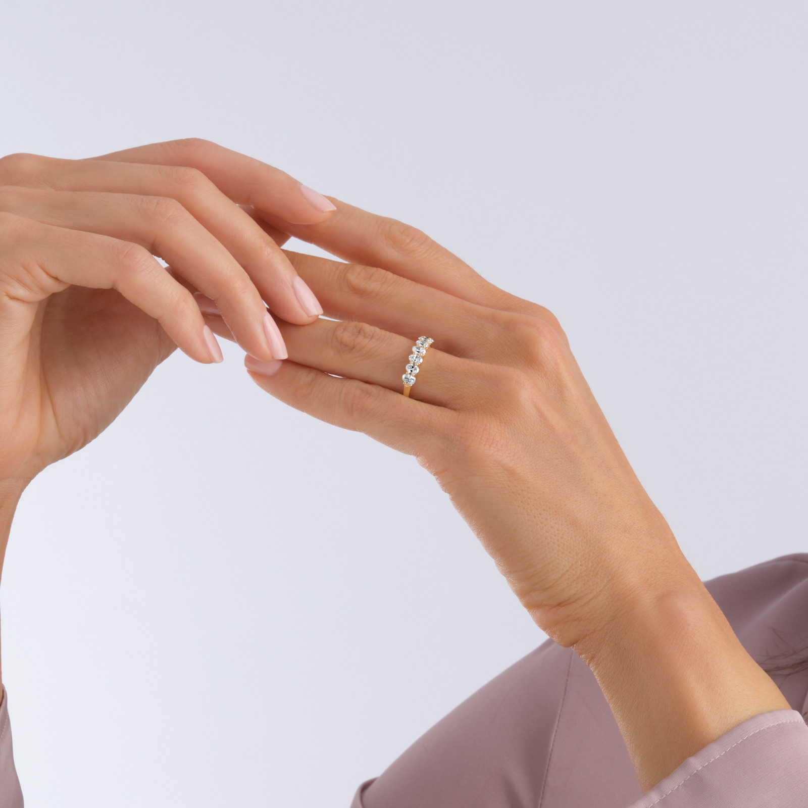 Goldsmiths 18ct Yellow Gold 1.00cttw 7 Stone Oval Cut Diamond Eternity Ring