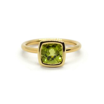 Betteridge 18k Yellow Gold Gaia Bezel Set Peridot Small Stackable Ring