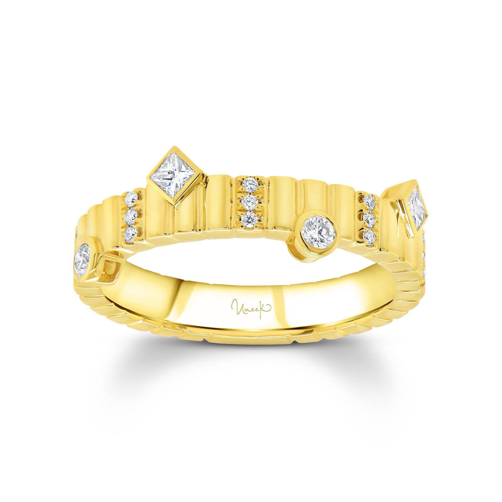 18K Yellow Gold 0.08ctw Pear Cut Diamond Ring - Ring Size 6.5