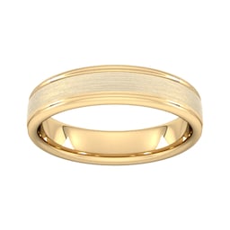 08306675 - 5mm Slight Court Standard Matt Centre With Grooves Wedding Ring In 18 Carat Yellow Gold