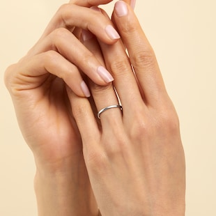 Goldsmiths Platinum 1.5mm Slight Court Wedding Ring