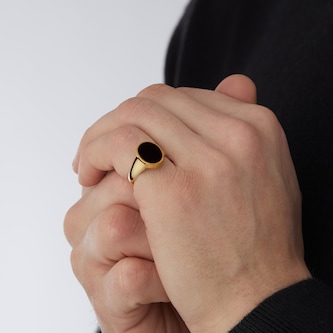 Goldsmiths 9ct Yellow Gold Black Onyx Signet Ring Goldsmiths 9ct Yellow Gold Black Onyx Signet Ring