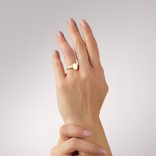 Mappin & Webb 18ct Yellow Gold 12x10 Oval Signet Ring