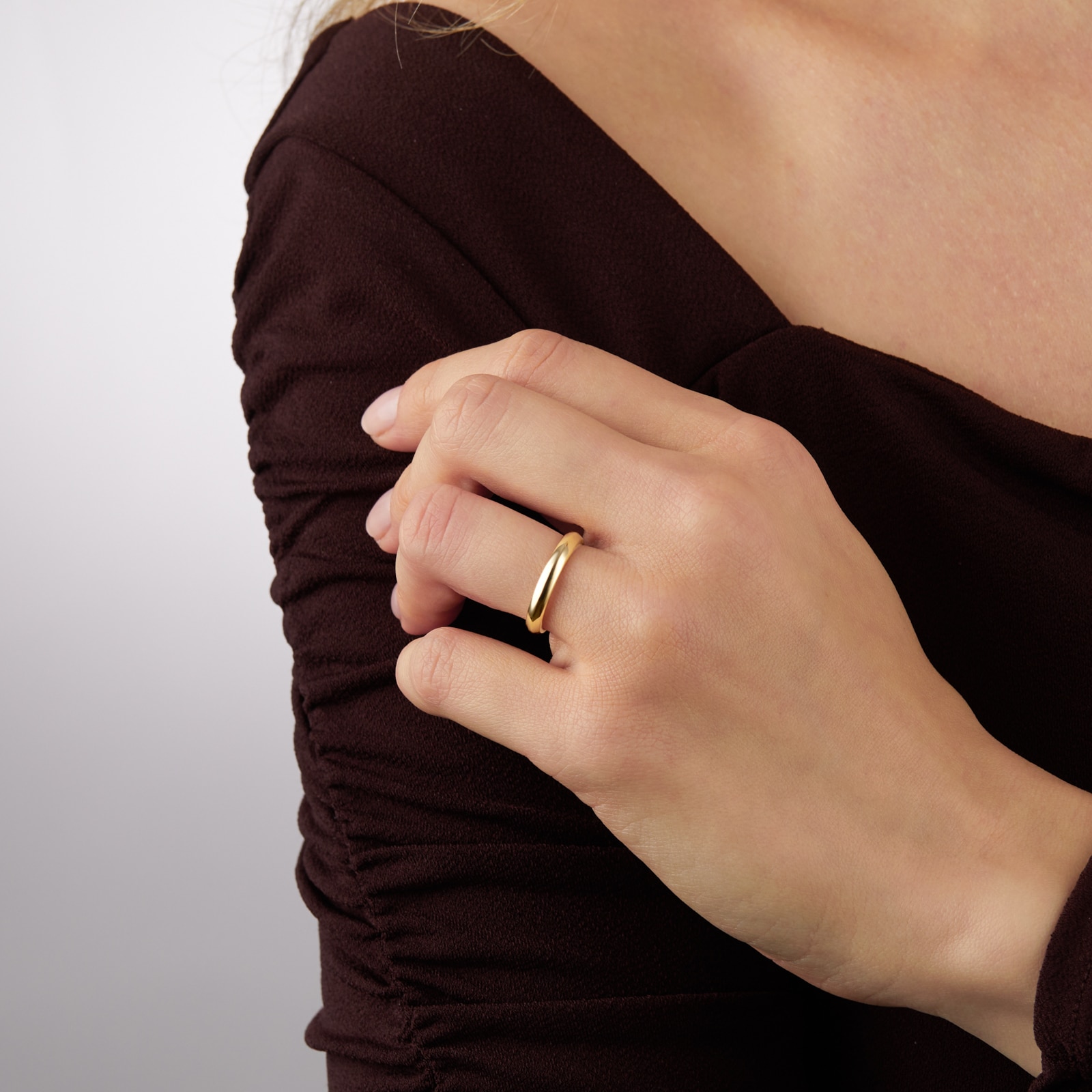 Mappin & Webb 18ct Yellow Gold 3.5mm Knife Edge Band Ring Mappin & Webb 18ct Yellow Gold 3.5mm Knife Edge Band Ring