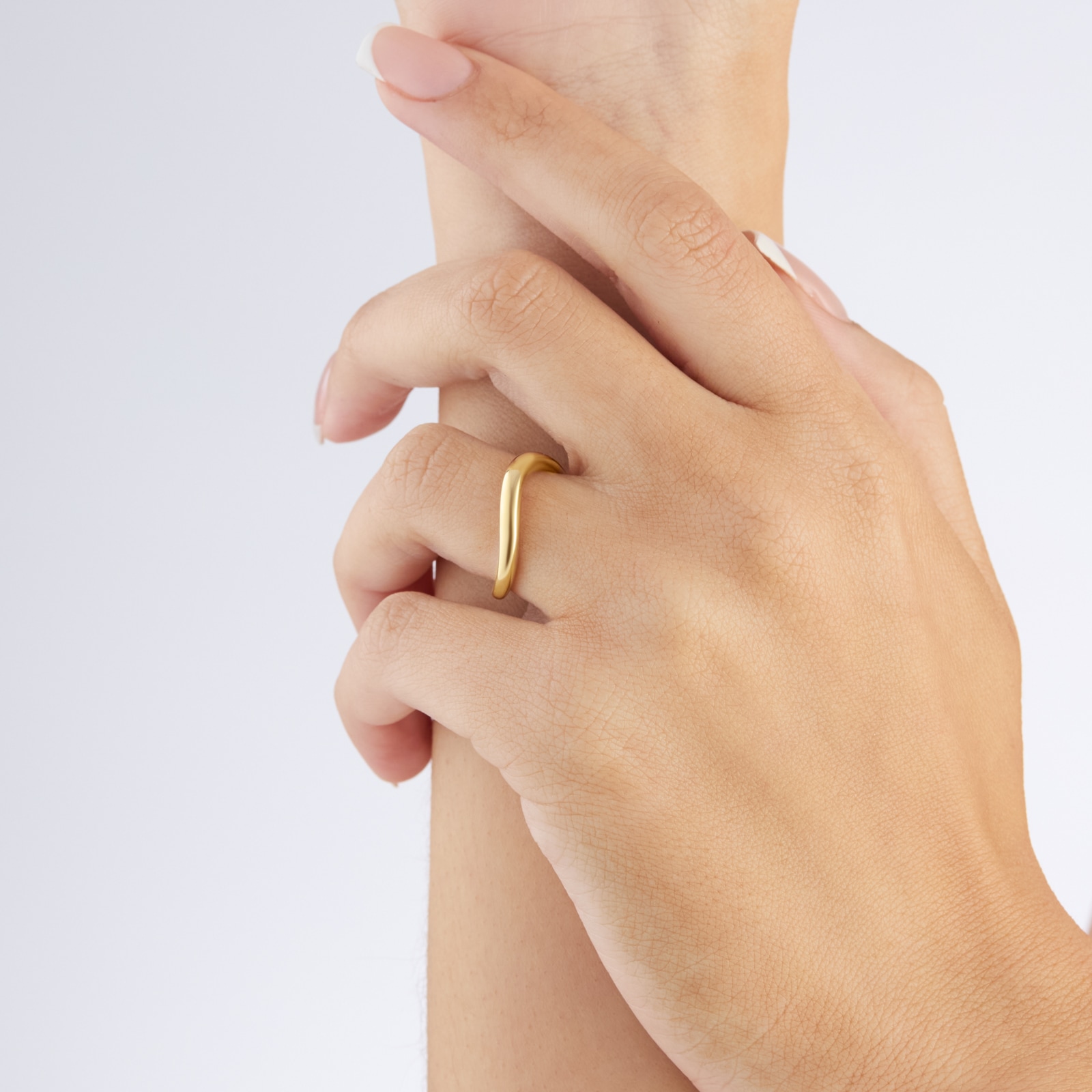 Goldsmiths 9ct Yellow Gold Thin Fluid Wave Ring Goldsmiths 9ct Yellow Gold Thin Fluid Wave Ring