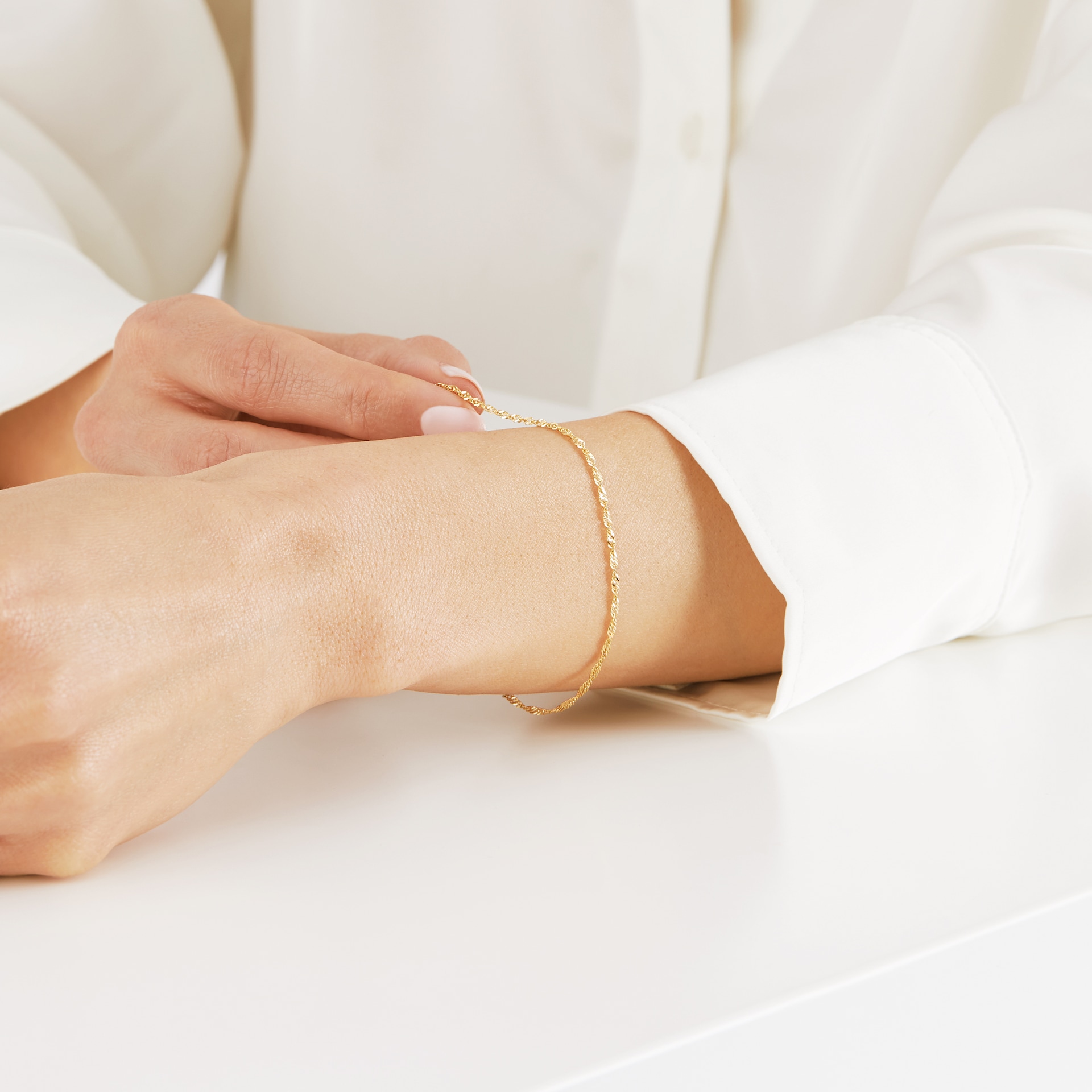 Goldsmiths 9ct Yellow Gold Twist Curb Bracelet