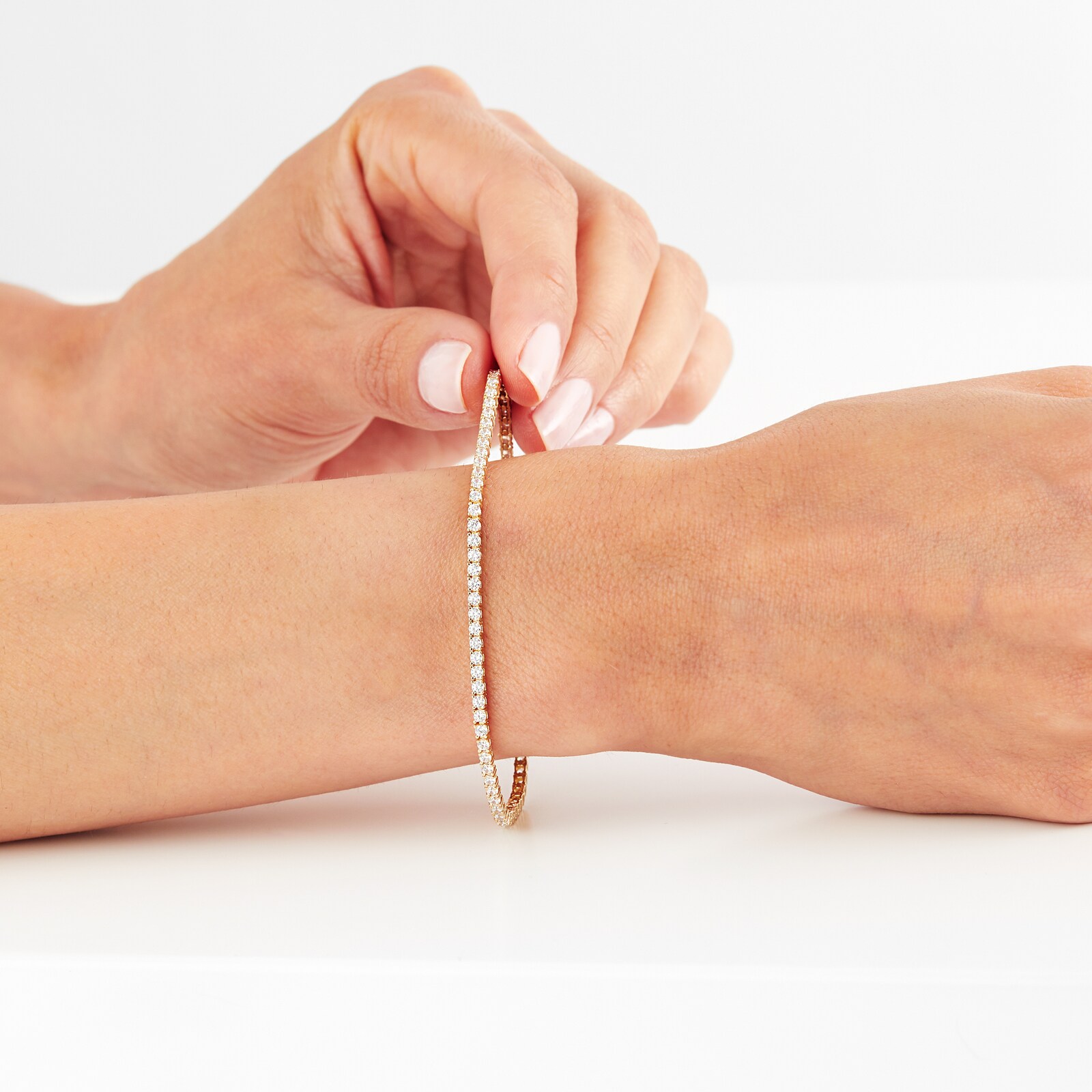 Goldsmiths 9ct Yellow Gold Cubic Zirconia Tennis Bracelet 1.26.9082