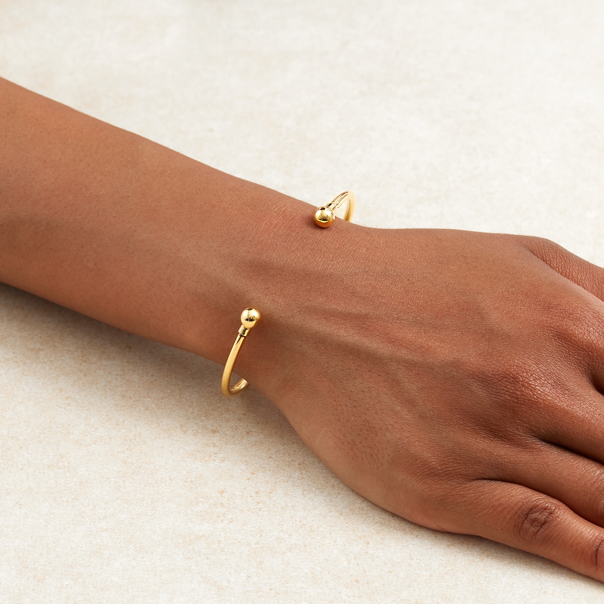 Goldsmiths 9ct Yellow Gold 2.5mm Bangle