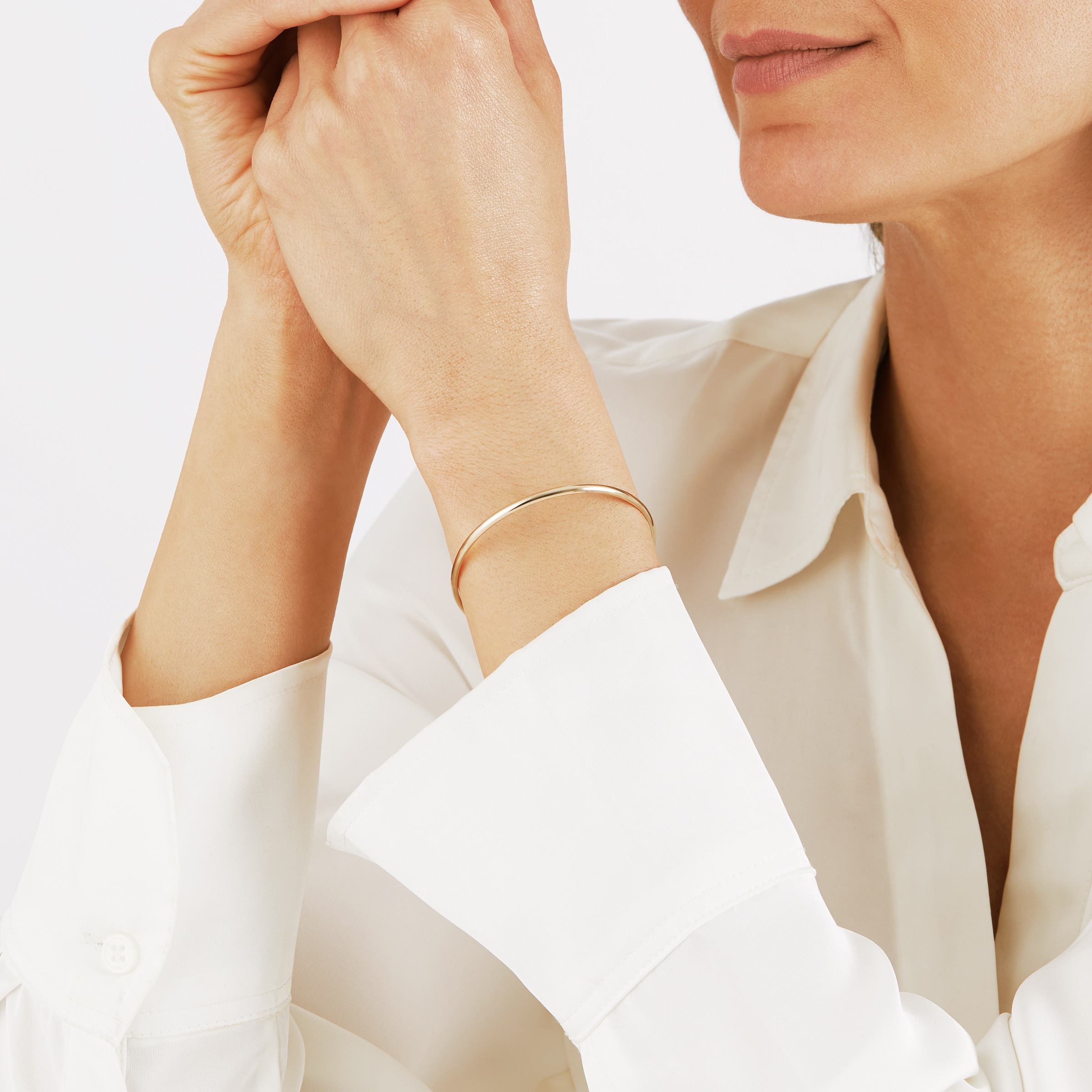 Goldsmiths 9ct Yellow Gold Narrow Tube Bangle