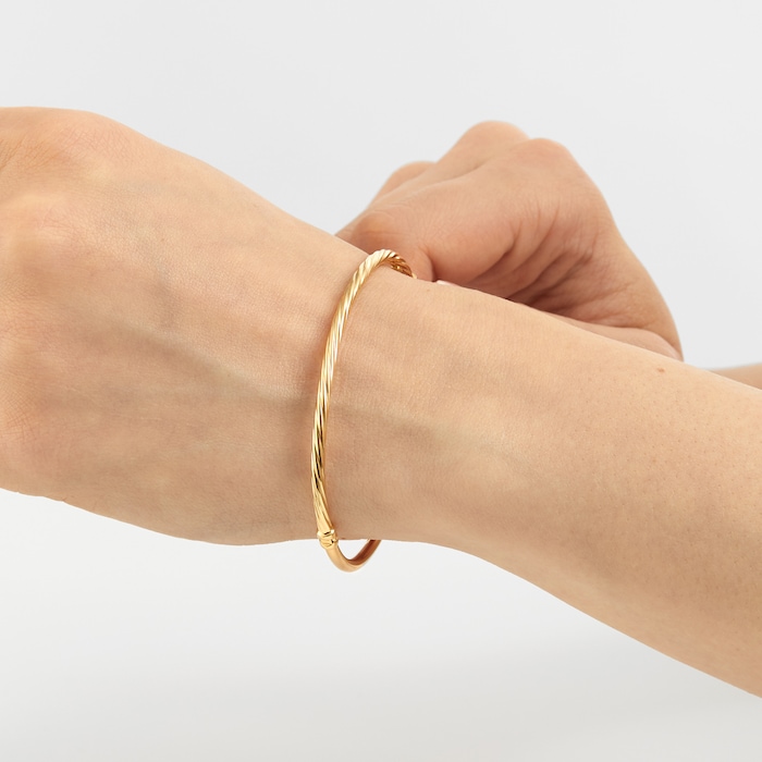 Goldsmiths 18ct Yellow Gold Half Twist Bangle