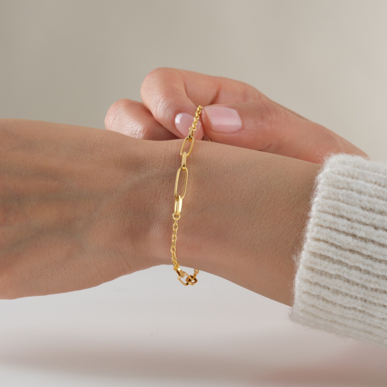 Goldsmiths 9ct Yellow Gold Paperlink Station Bracelet