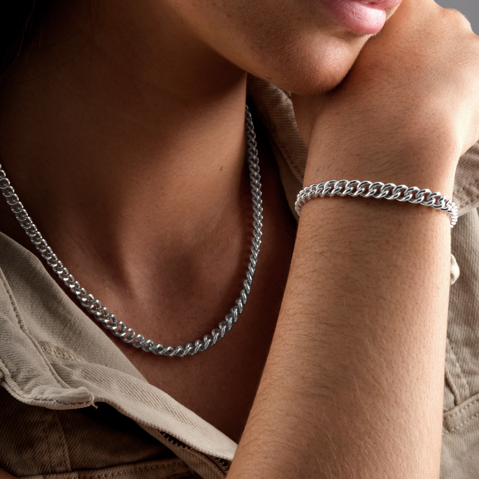 Goldsmiths Sterling Silver Graduated Curb Chain Goldsmiths Sterling Silver Graduated Curb Chain