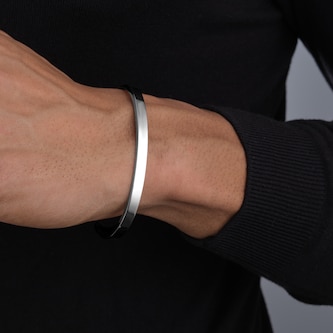 Mappin
Webb Sterling Silver 5mm Cuff Bangle Mappin
Webb Sterling Silver 5mm Cuff Bangle