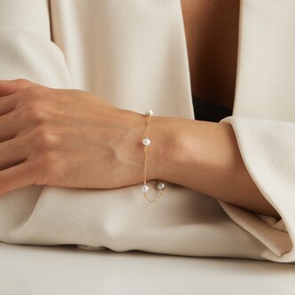 Goldsmiths 9ct Yellow Gold 6mm Freshwater Pearl Adjustable Bracelet Goldsmiths 9ct Yellow Gold 6mm Freshwater Pearl Adjustable Bracelet