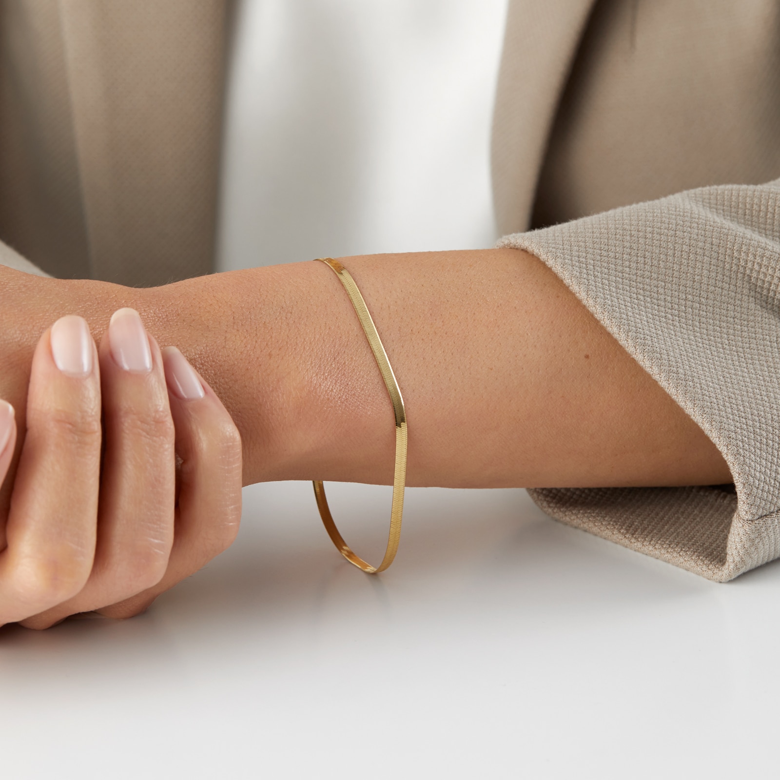 Goldsmiths 18ct Yellow Gold Thin Herringbone Bracelet Goldsmiths 18ct Yellow Gold Thin Herringbone Bracelet