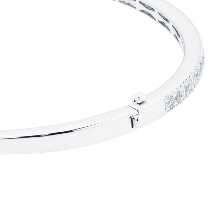 Mayors 18k White Gold 0.86cttw Diamond Bangle