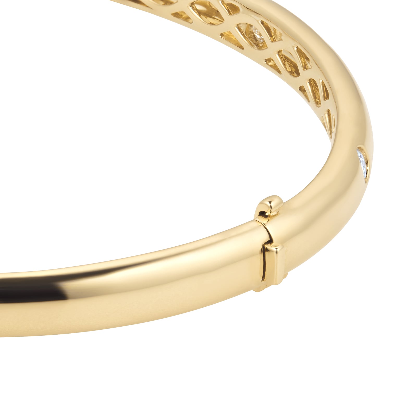 Mayors 18k Yellow Gold 0.47cttw Diamond Bangle