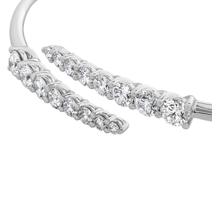 Mayors 18k White Gold 1.96cttw Diamond Bangle