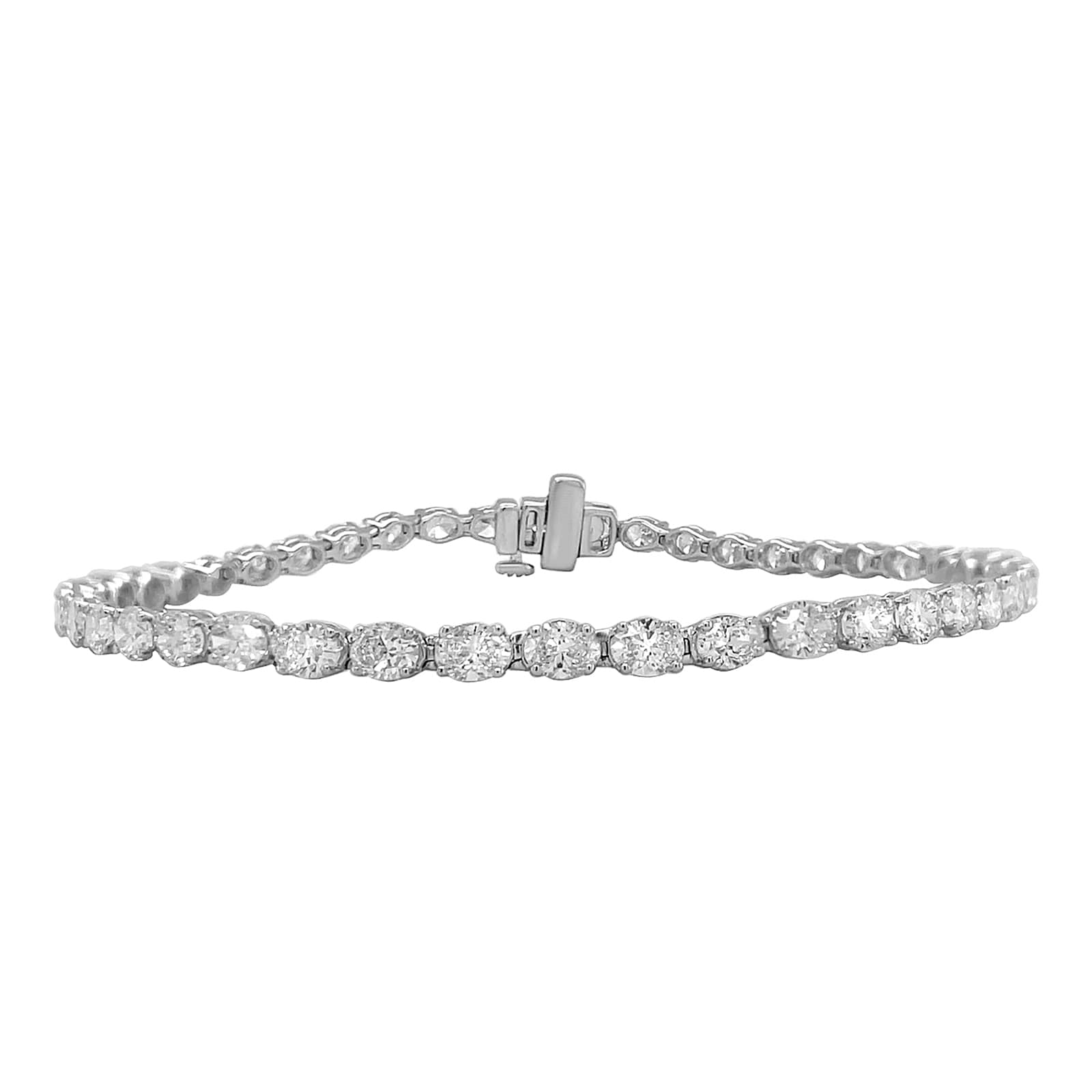 Mayors 18k White Gold 5.55cttw 44 Oval Cut Diamond Tennis Bracelet