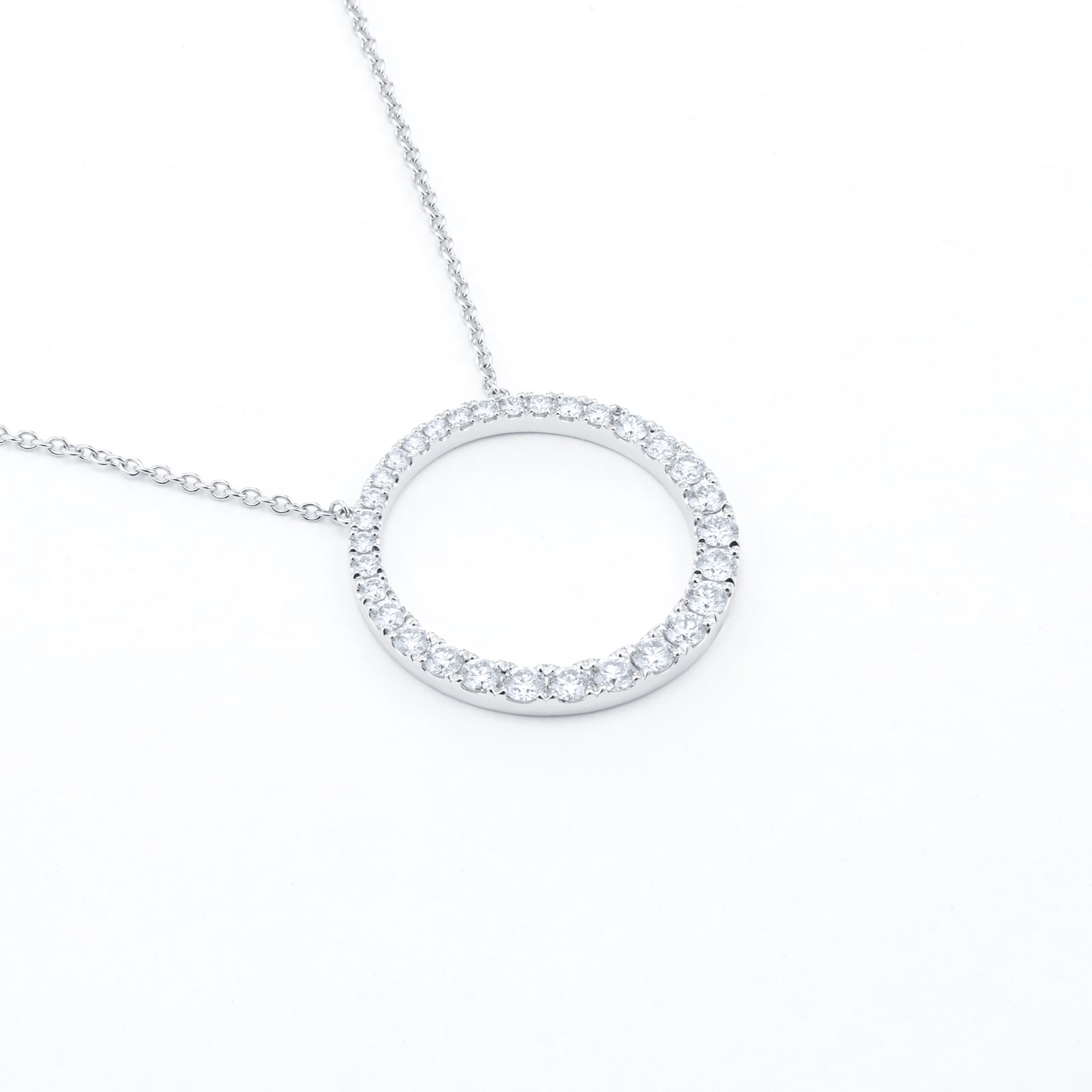 Mayors 18k White Gold 0.98ct Grad Circle Pendant