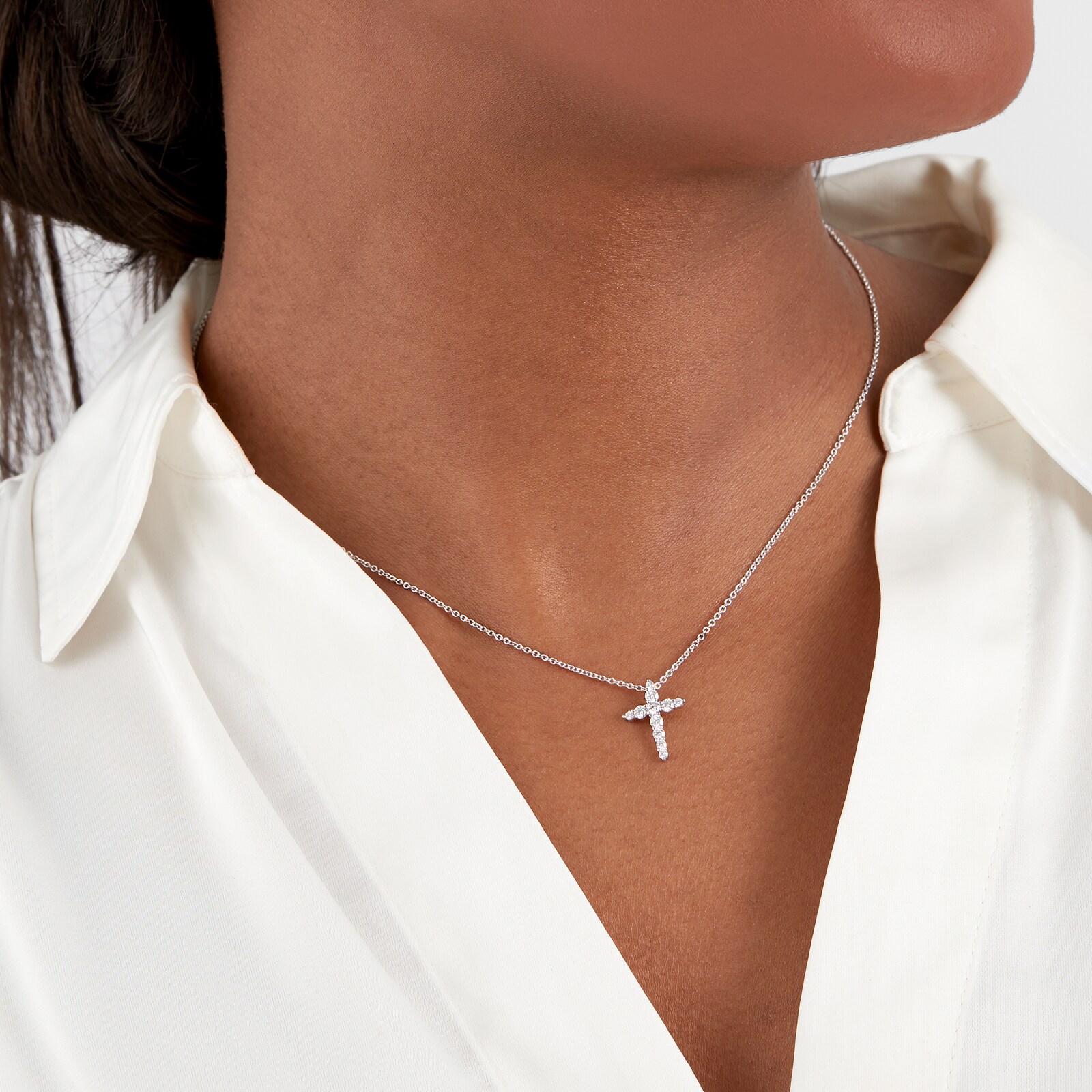 MAYORS 18k White Gold 0.37cttw Diamond Cross Pendant