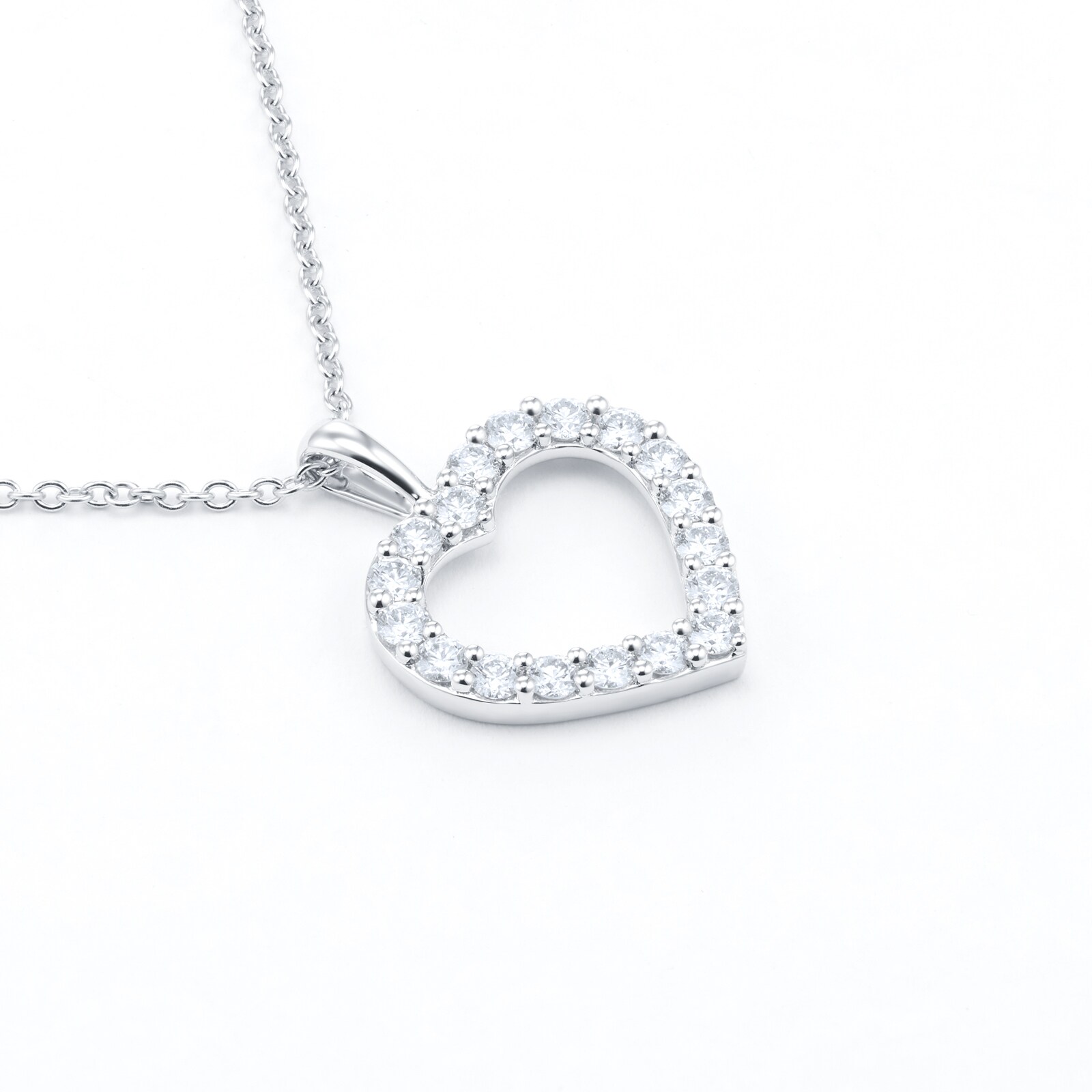 MAYORS 18k White Gold 0.53cttw Diamond Heart Pendant