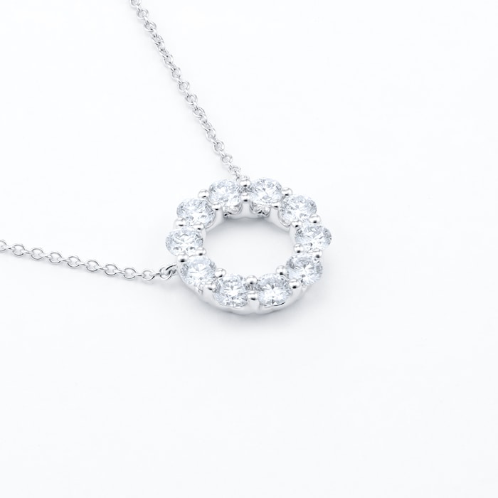 Mayors 18k White Gold 1.52cttw Diamond Circle Necklace