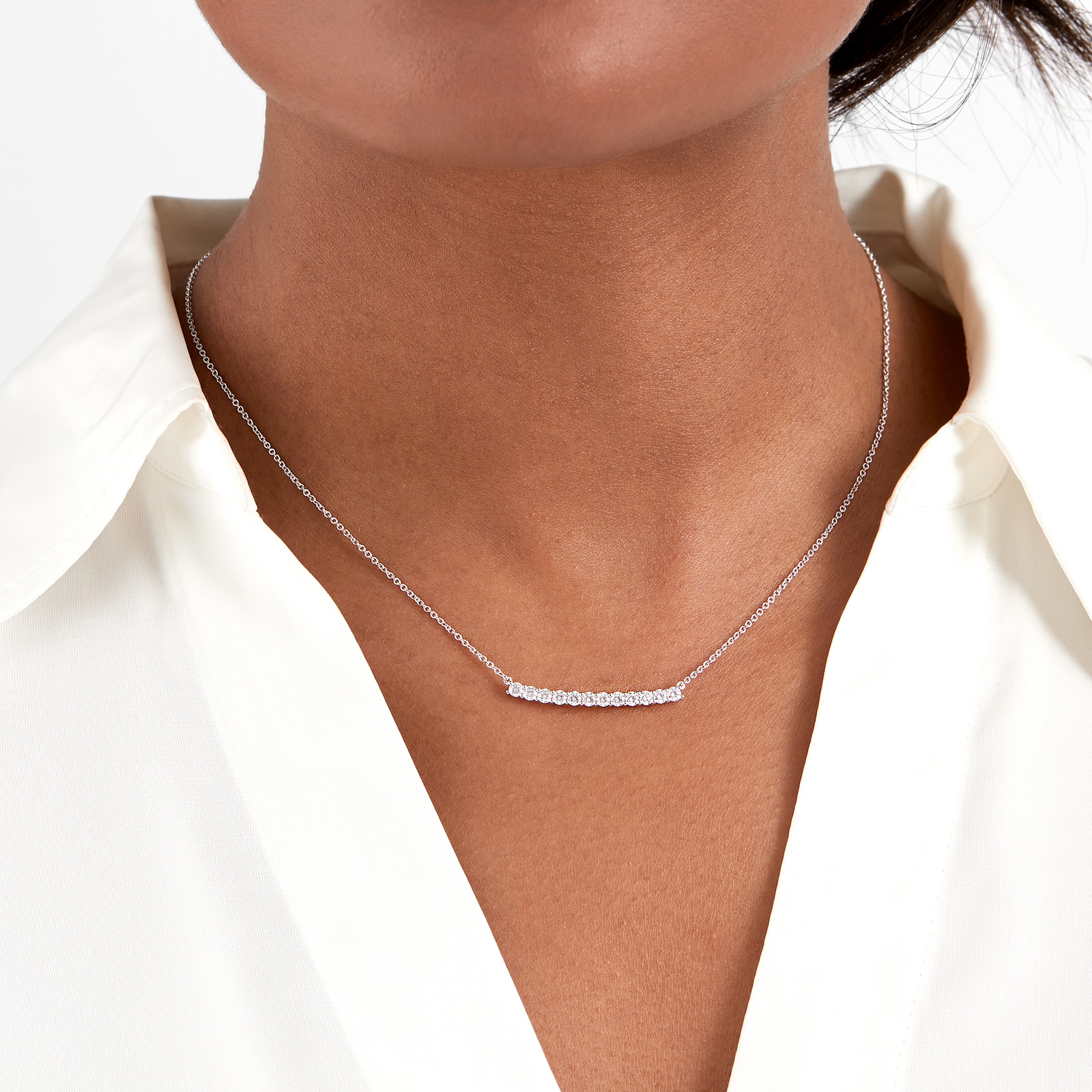 Mayors 18k White Gold 0.74cttw Diamond Bar Necklace