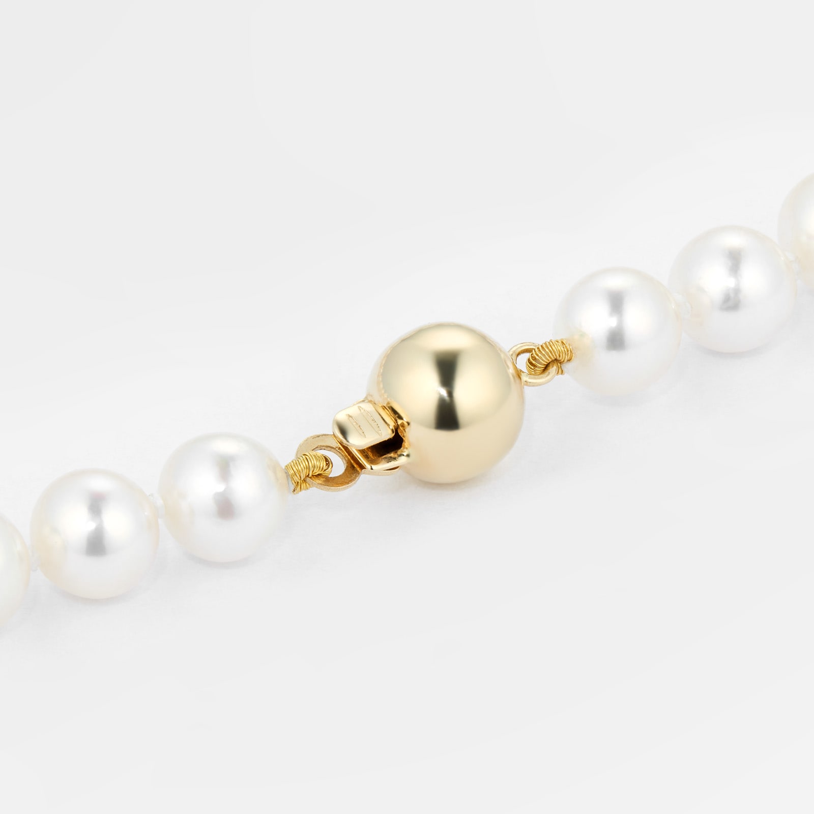 Mappin & Webb 18ct Yellow Gold 6.5 x 7.0mm Grade AAA Akoya Bracelet Mappin & Webb 18ct Yellow Gold 6.5 x 7.0mm Grade AAA Akoya Bracelet