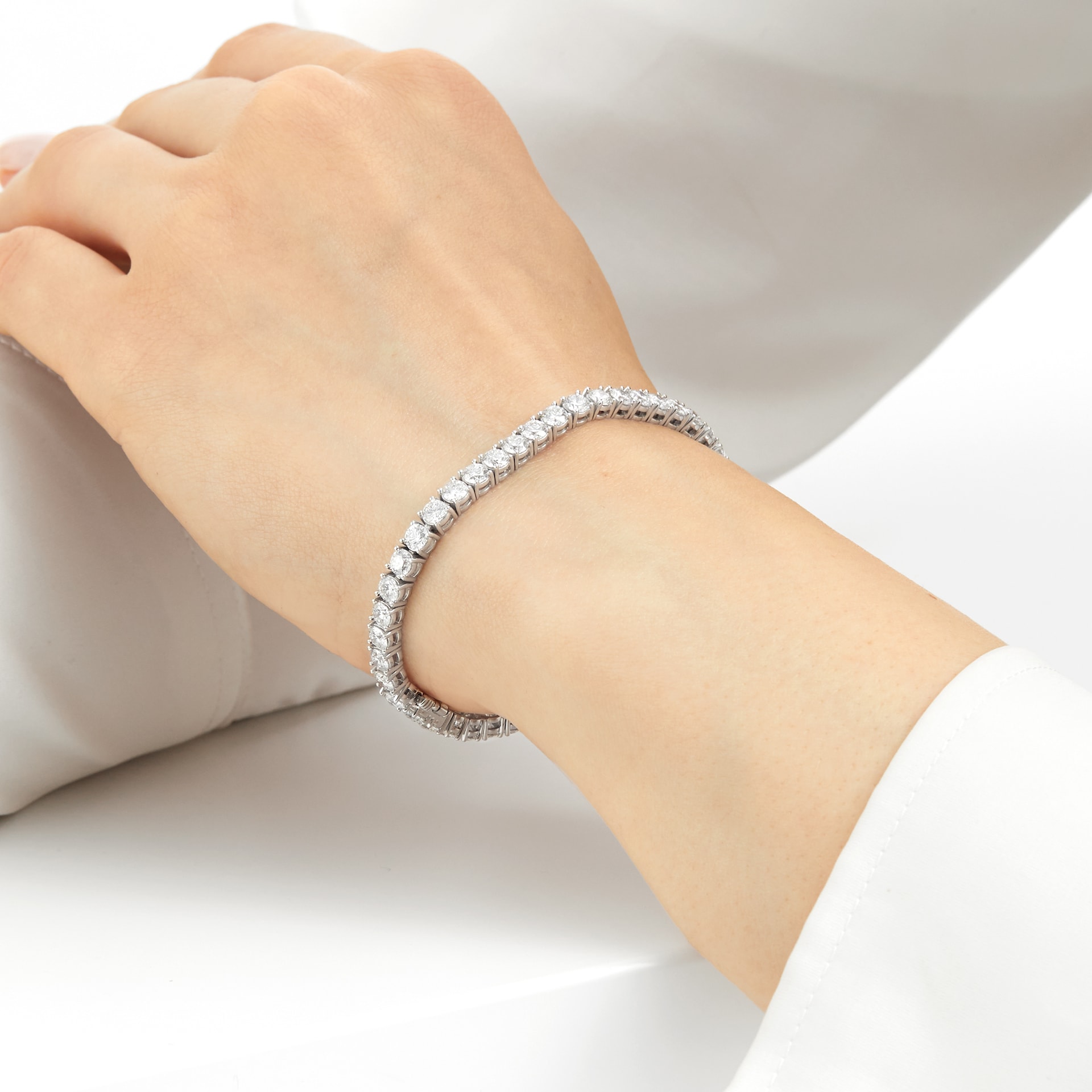 Mappin & Webb 18ct White Gold 10.56cttw Diamond Bracelet