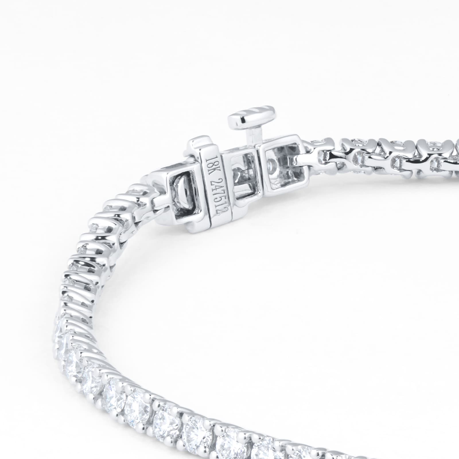 Mappin & Webb 18ct White Gold 3cttw Diamond Tennis Bracelet