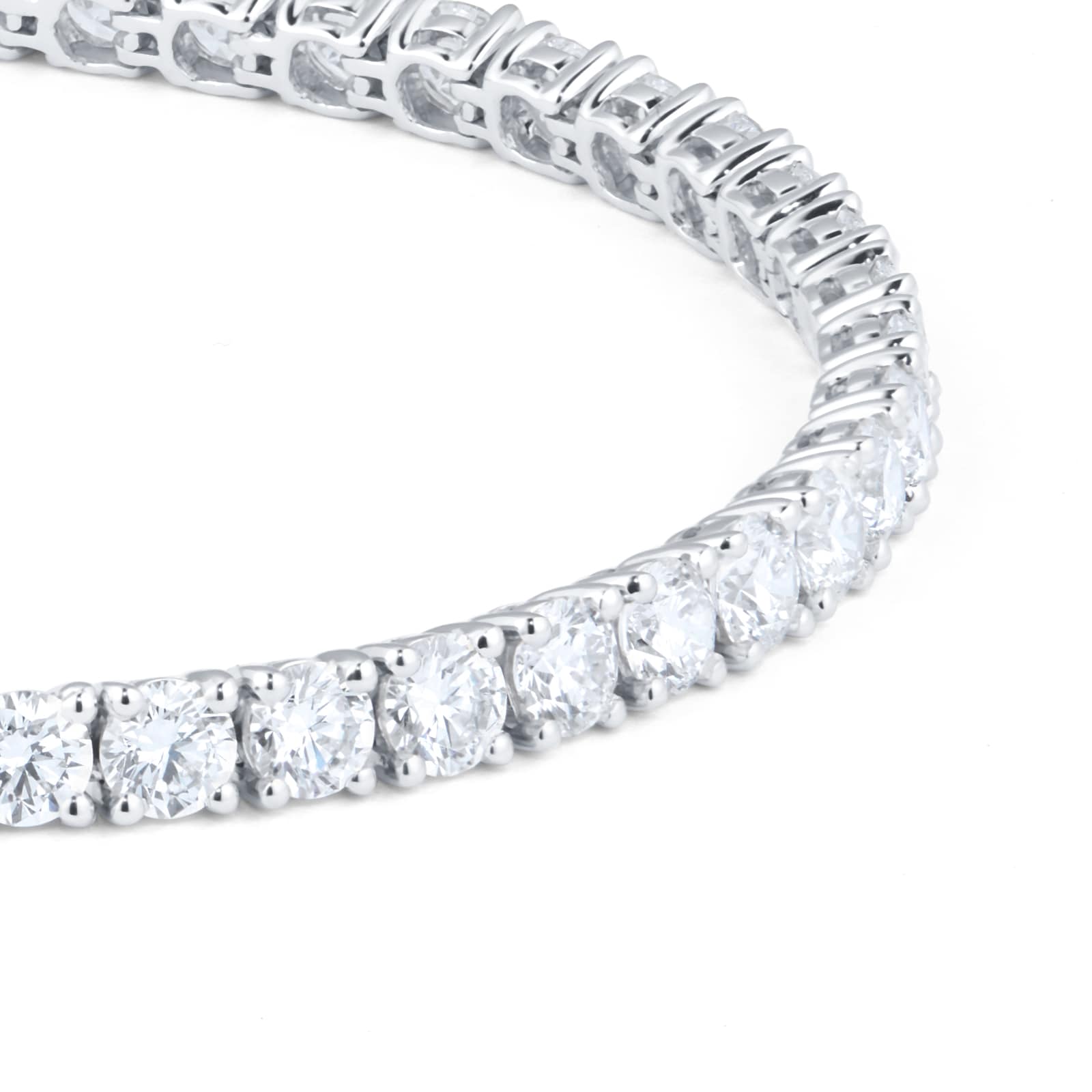 Mappin & Webb 18ct White Gold 8cttw Diamond Tennis Bracelet Mappin & Webb 18ct White Gold 8cttw Diamond Tennis Bracelet