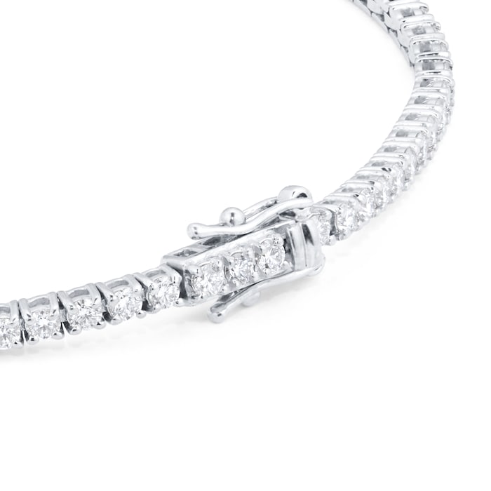 Mappin & Webb 18ct White Gold 2.60cttw Emerald Cut  Diamond Bracelet