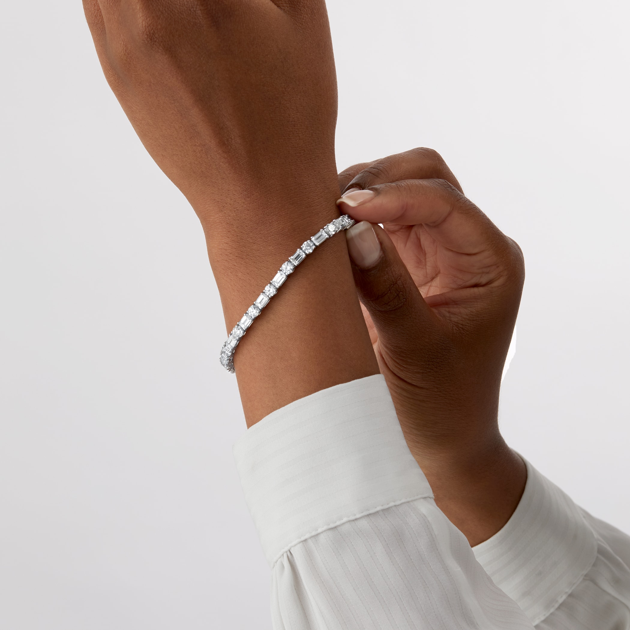 Mappin & Webb 18ct White Gold 11.60cttw Brilliant and Emerald Cut Diamond Line Bracelet Mappin & Webb 18ct White Gold 11.60cttw Brilliant and Emerald Cut Diamond Line Bracelet